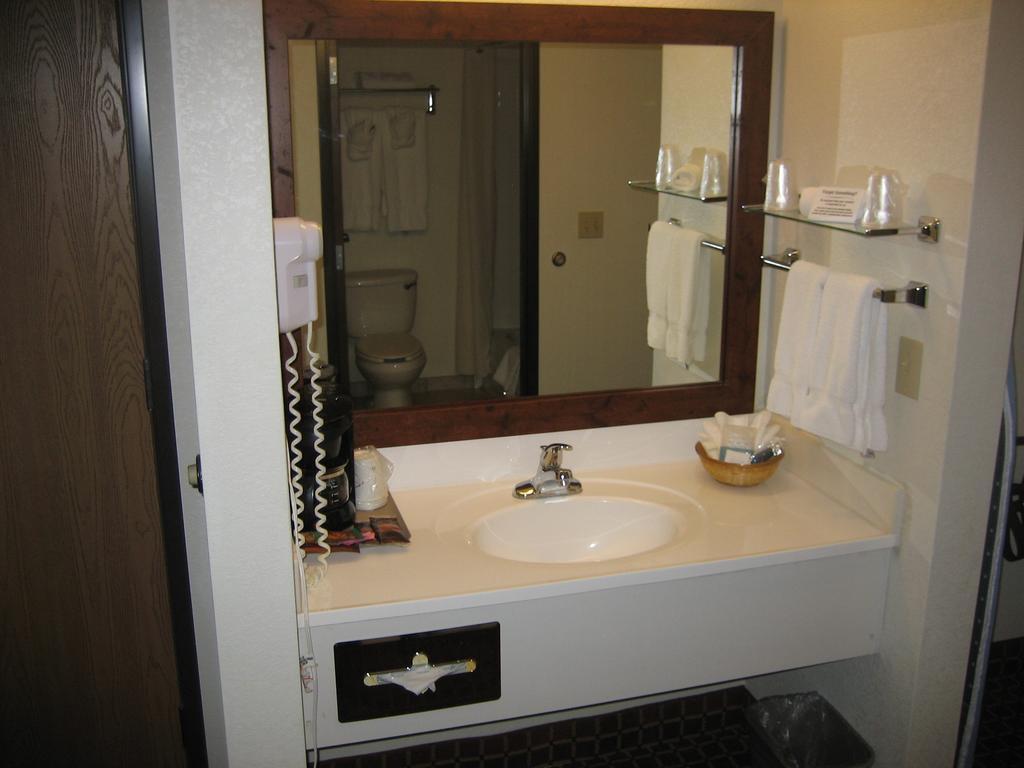 Catalina Inn Стая снимка