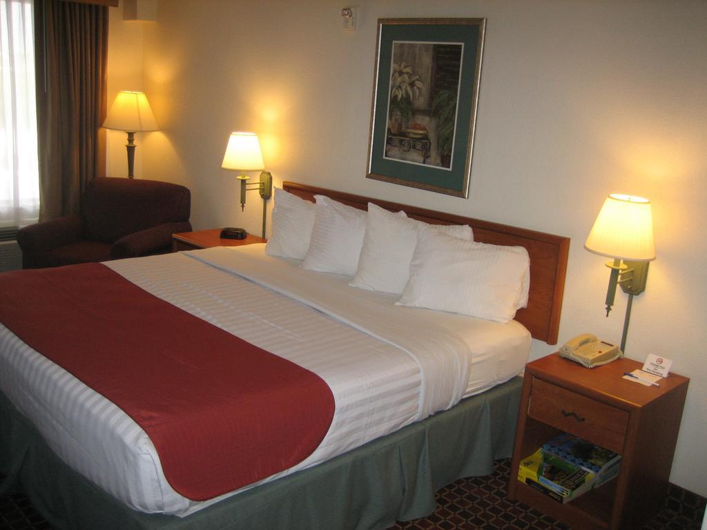 Catalina Inn Стая снимка